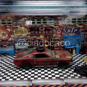 Diorama Pequeno Envelhecido – Ford GT